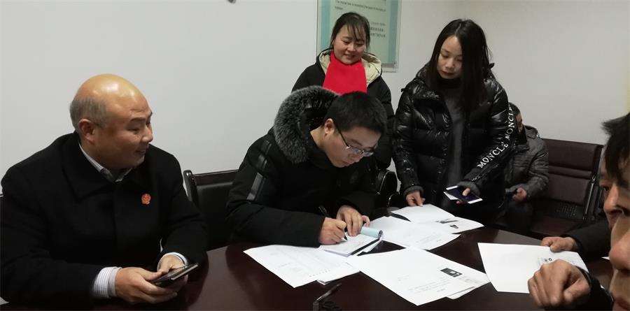 申請(qǐng)執(zhí)行人辦理領(lǐng)取標(biāo)的款手續(xù).jpg
